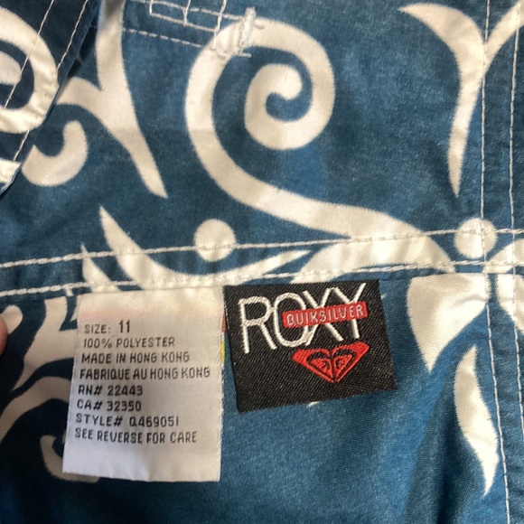 Roxy quiksilver blue with white floral pattern - Picture 3 of 3